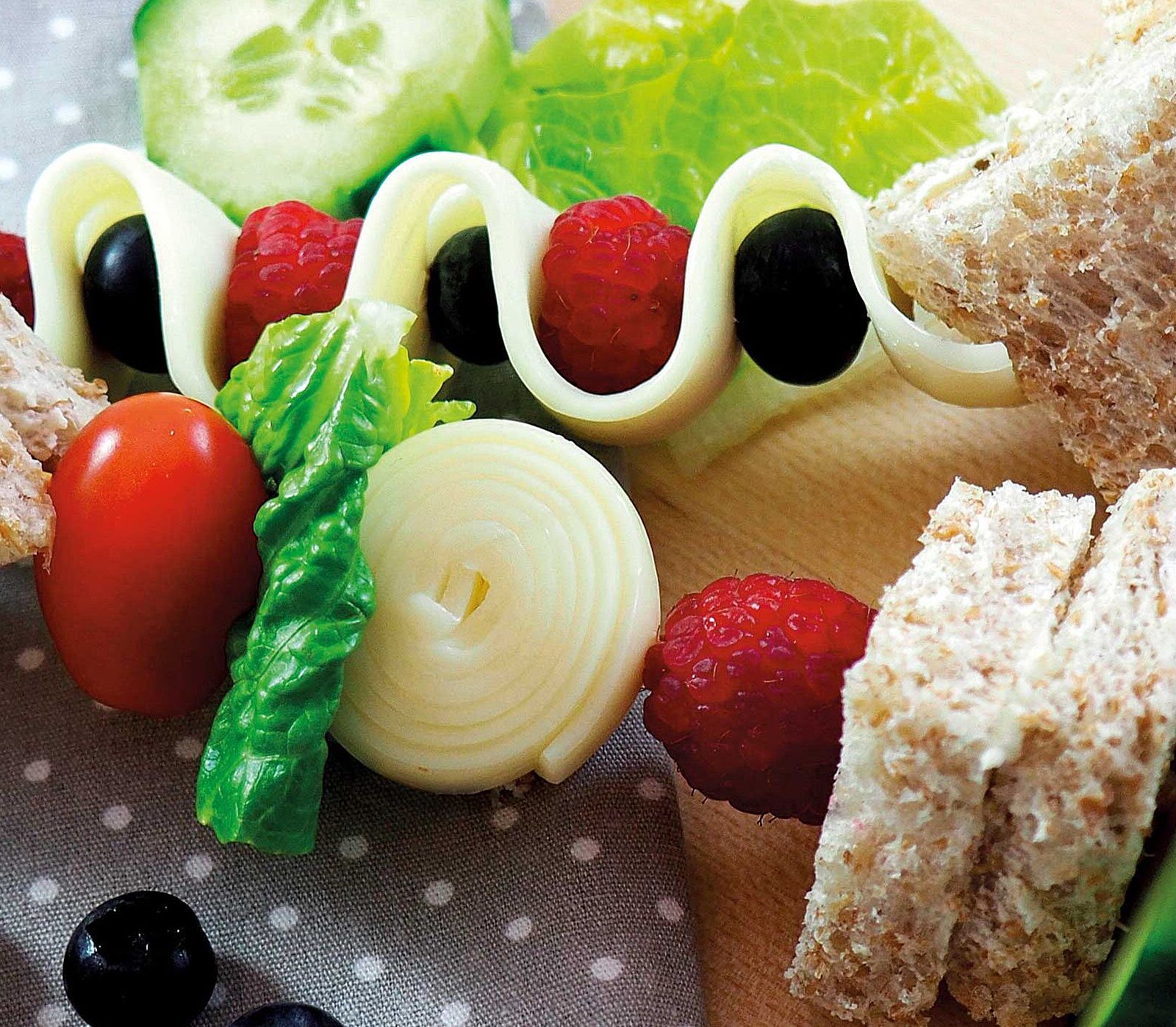 Lustige Sandwich-Spieße