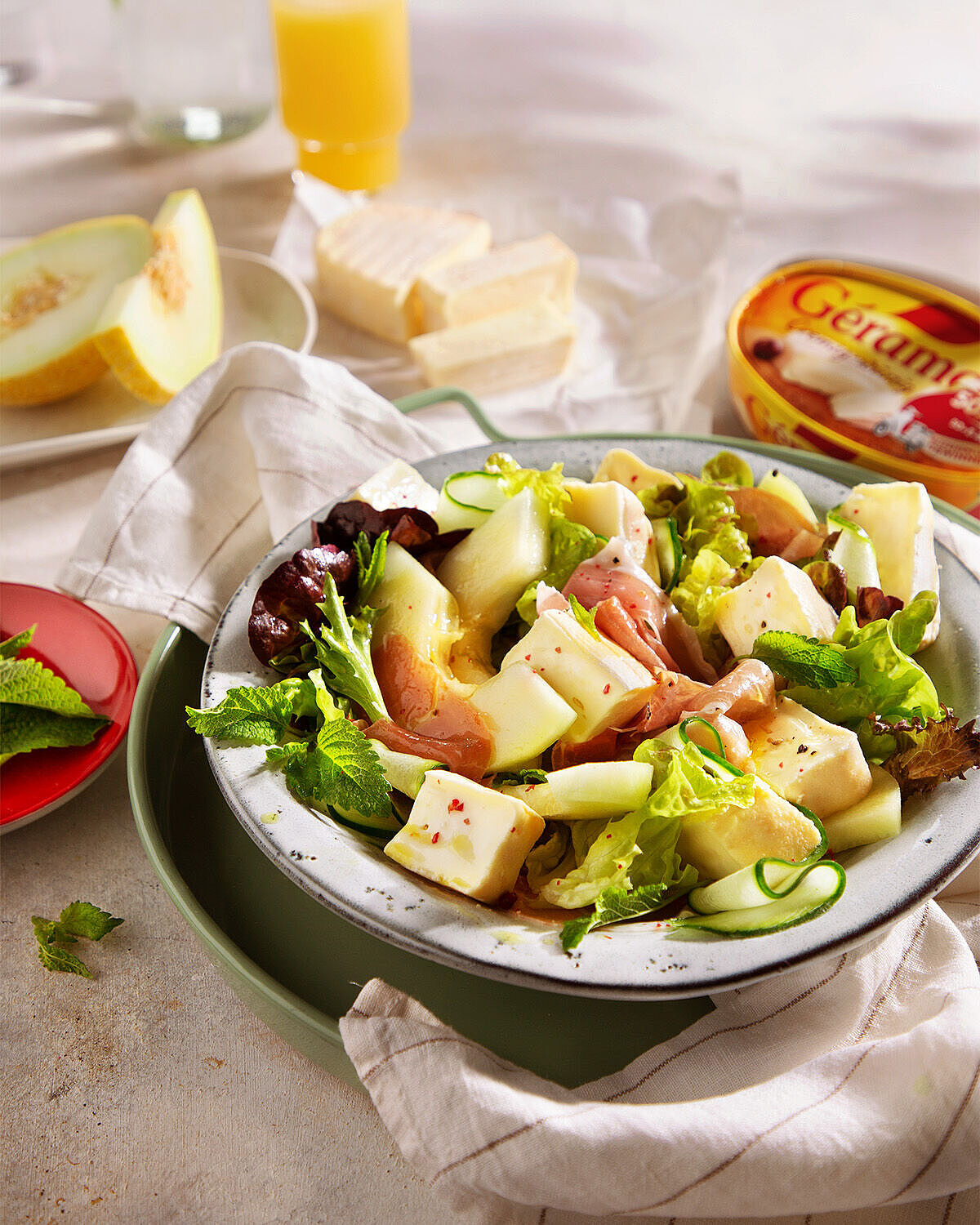 Salat mit Cantaloupe und Schinken