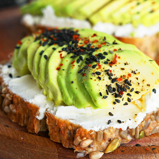 Avocado-Frischkäse Stulle