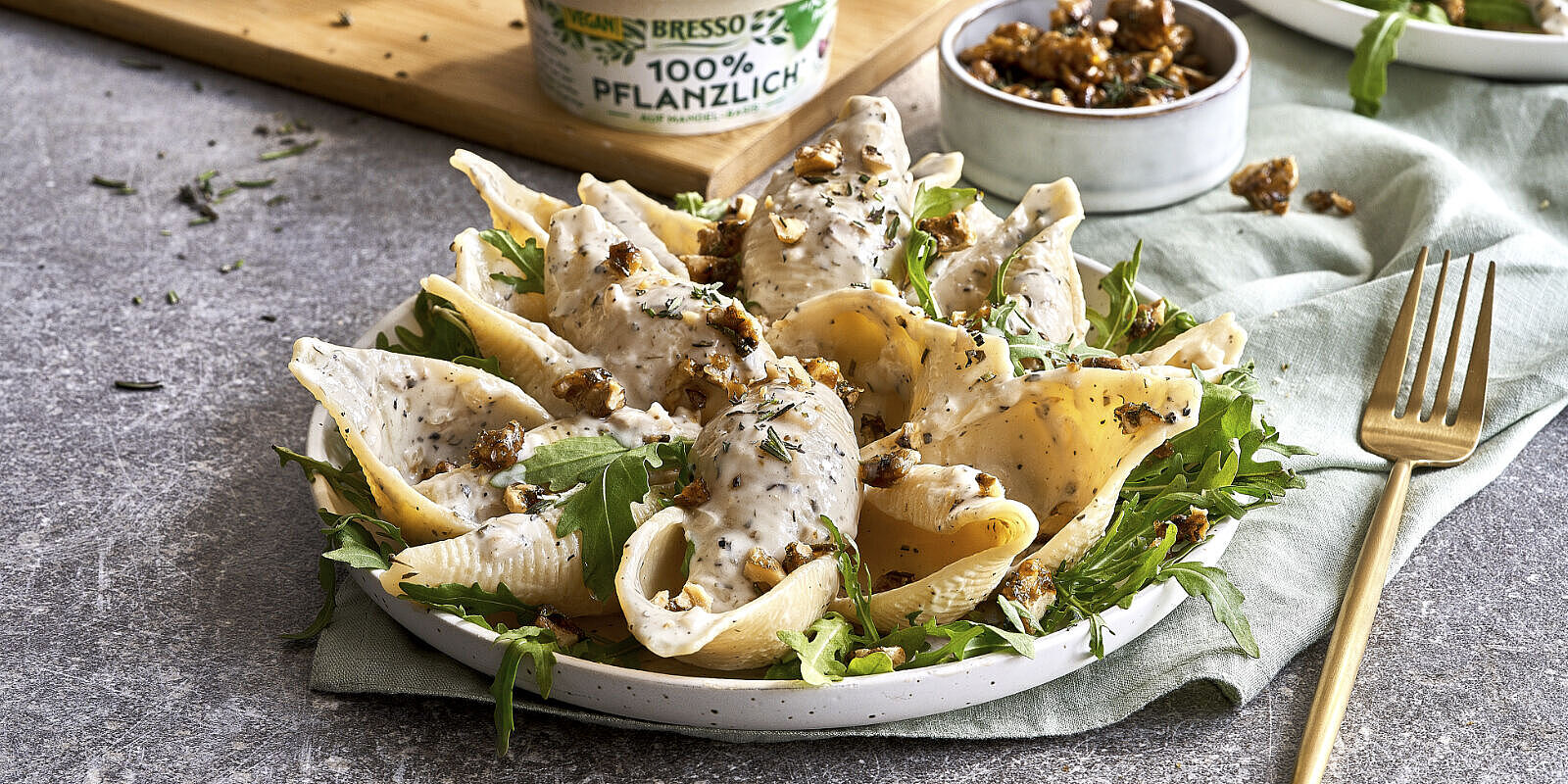 Pasta der Provence in veganer Cremesoße