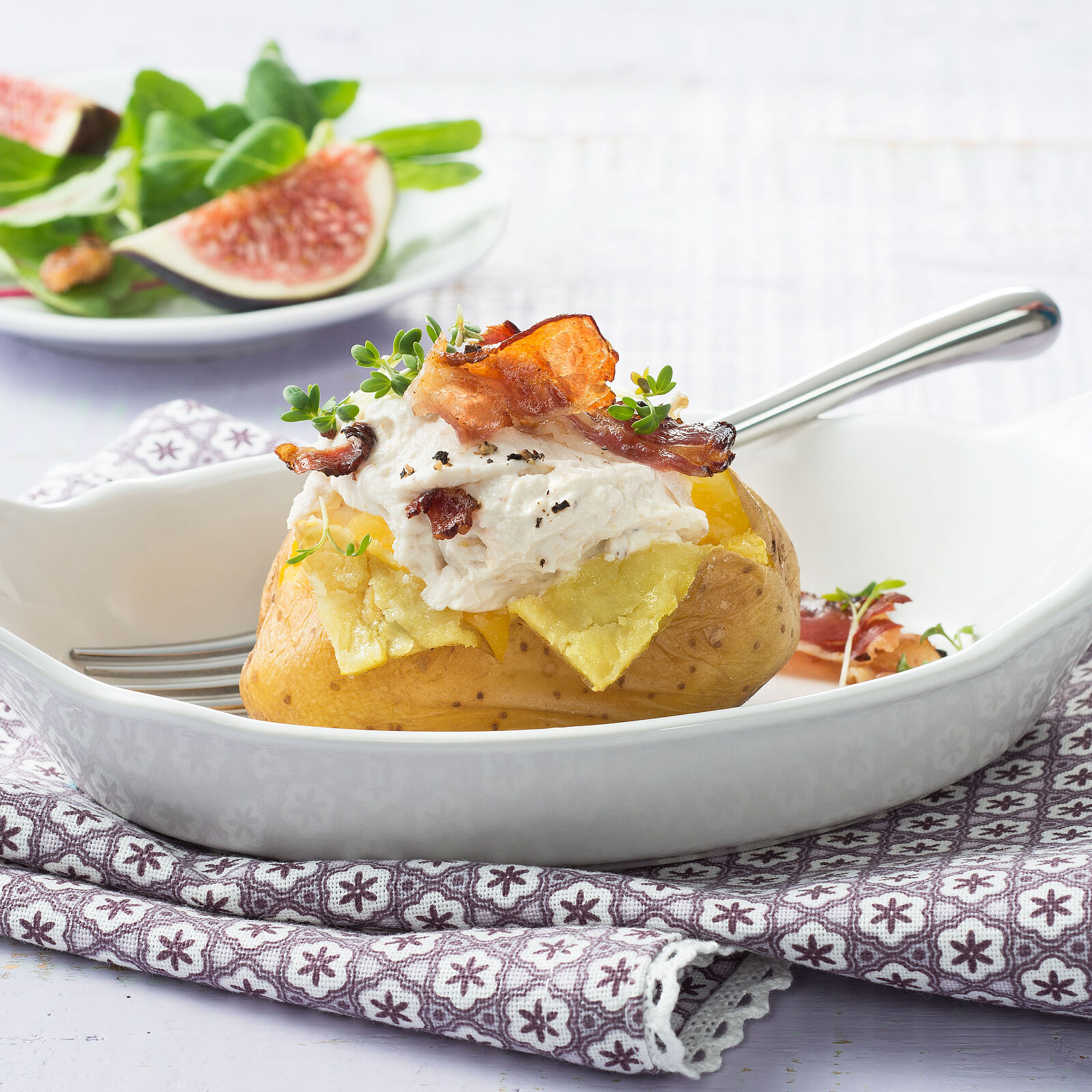 Ofenkartoffel mit Speck und Ziegenkäse