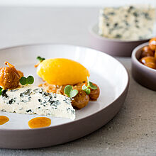 Rezept Saint Agur Blauschimmelkäse mit fruchtigem Mangosorbet und Gewürzfeigen