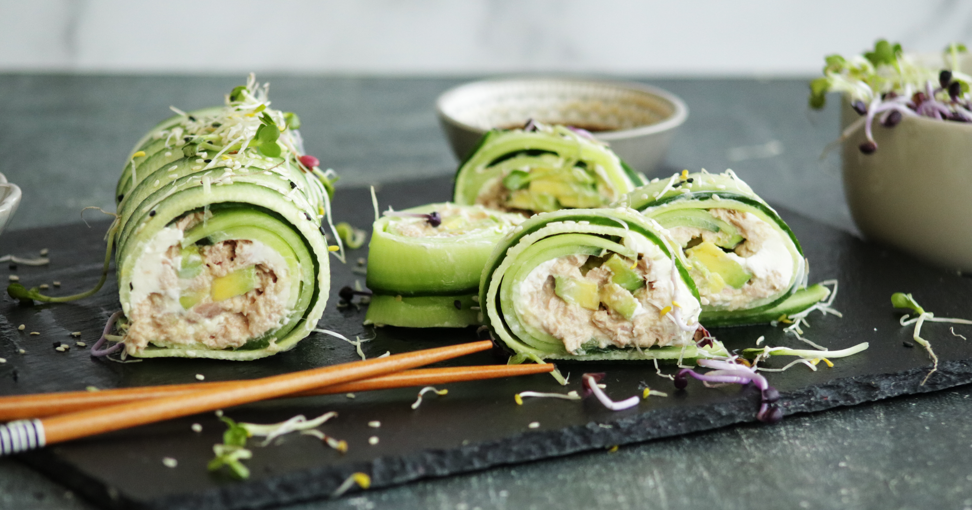 Gurken-Sushi mit Frischkse, Thunfisch & Avocado