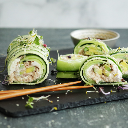 Gurken-Sushi-Snack mit Thunfisch