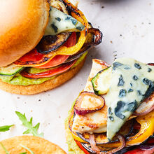 Hähnchen-Burger mit Grillgemüse Rezept für Hähnchen-Burger mit Grillgemüse