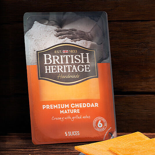 Britischer Cheddar Käse Scheiben - Premium Cheddar Mature von British Heritage - Feine süßliche und geröstete Noten