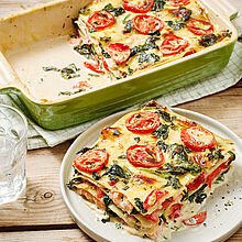 Nudelgericht mit Räucherlachs: Diese Spinat-Lachs-Lasagne schmeckt einfach immer.