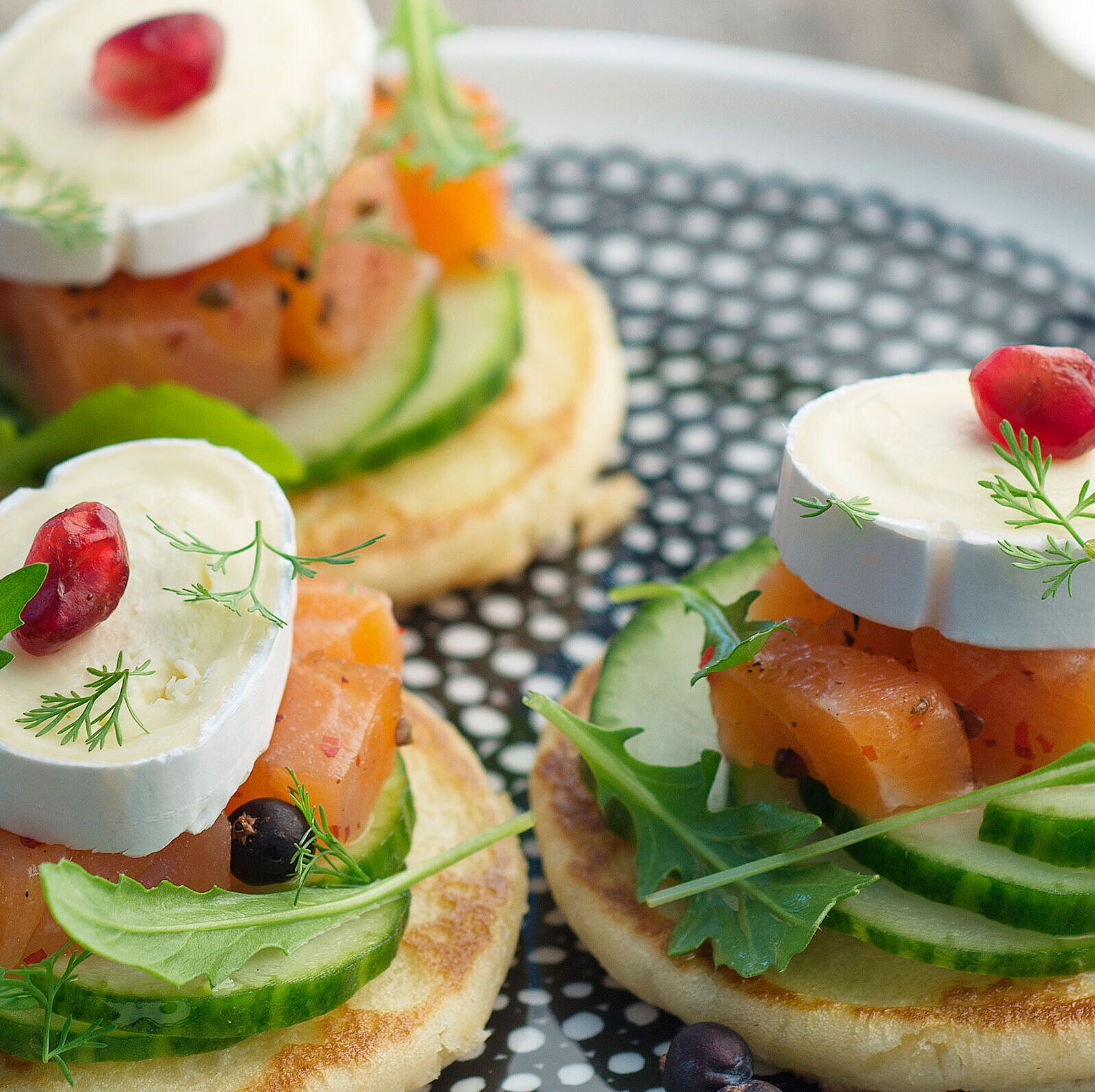 Pancakes mit Lachs und Géramont Le Snack