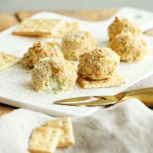 Panierte Kräuter-Brunch-Bällchen