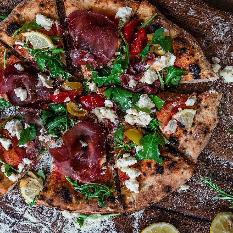 Pizza Rezept für original italienische Pizza Bresaola