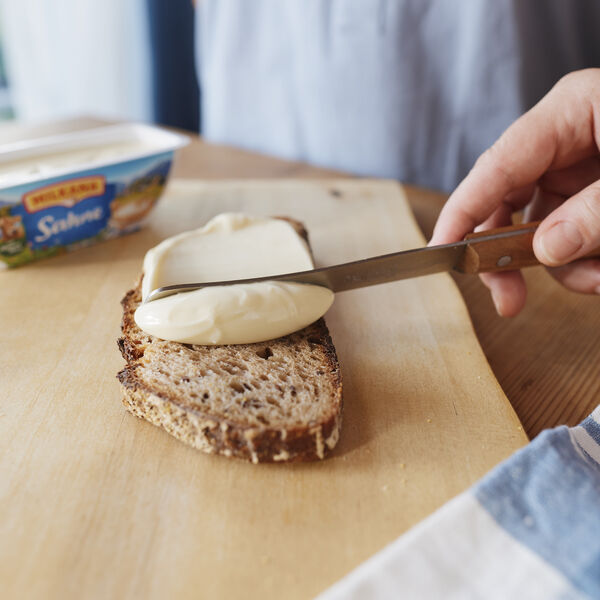 Typisch Milkana Brot mit Milkana Sahne