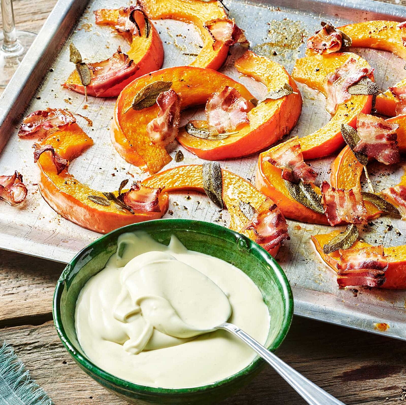Ofenkürbis mit Käsedip