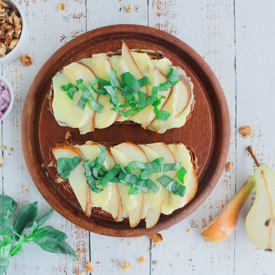 Rezept Stullen mit Brie und Birne Rezept Stullen mit Brie und Birne