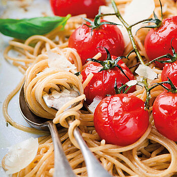Ein italienischer Klassiker: Vollkornspaghetti mit Parmigiano Reggiano
