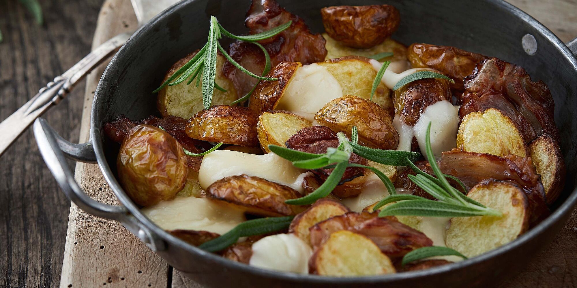 Rezept für leckere Rosmarinkartoffeln 🥔🌿 mit Chaumes