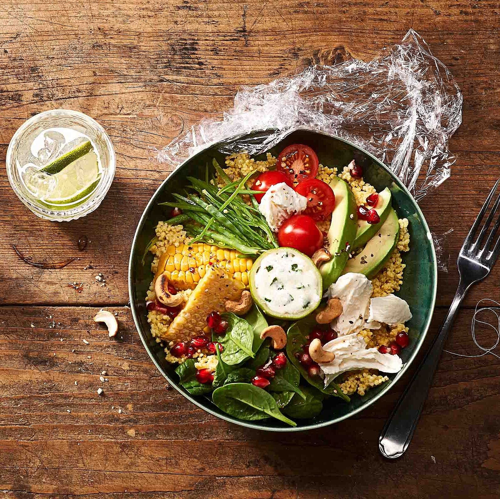 Buddha Bowl mit Mozzarella