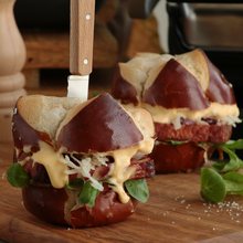 Laugen-Leberkäseburger