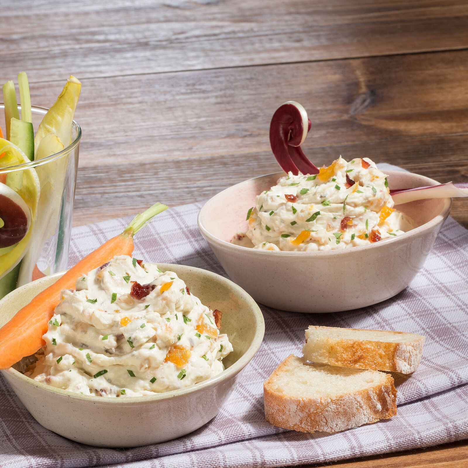 Kräuterdip mit Frischkäse