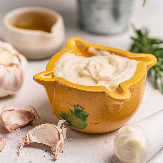 Selbstgemachte Aioli Knoblauchcreme