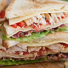 New York Club Sandwich Rezept - Der Klassiker aus dem exklusiven &quot;Saratoga Gambling Club&quot; aus New York