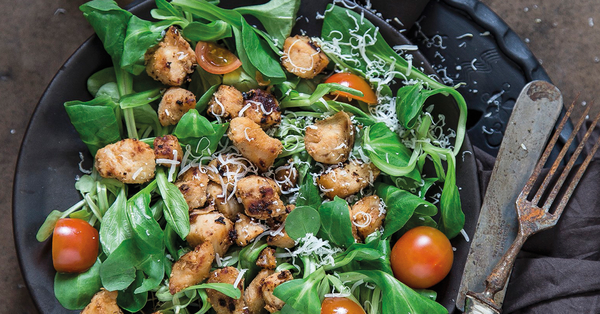 Mediterraner Salat mit Hähnchen